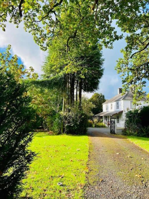 Aberhiriath Hall - The Old Georgian Manor House By The River Dyfi Cemmaes Exterior photo
